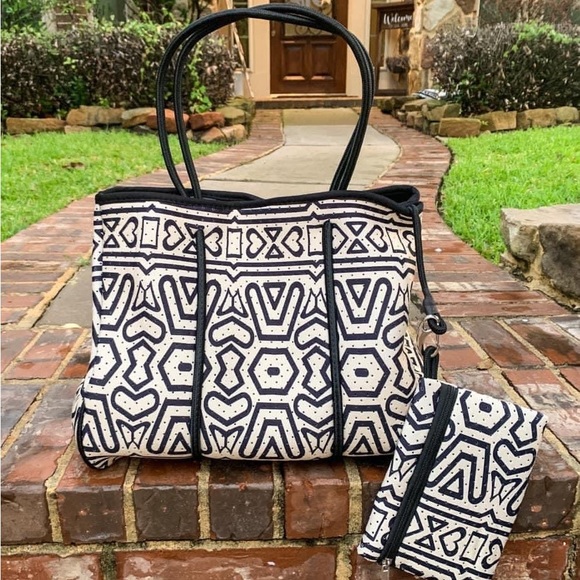 Neoprene Aztec Beach Tote Black & Cream - Picture 2 of 5
